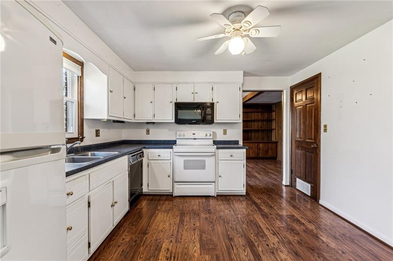 33 Carriage Road Greensburg, PA 15601 - Photo 11 of 38 Gallery Image 11