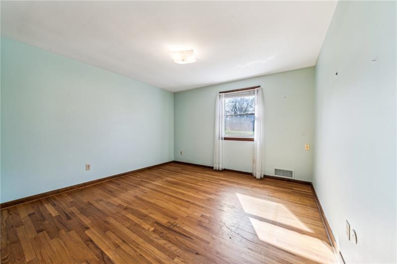 33 Carriage Road Greensburg, PA 15601 - Photo 23 of 38 Gallery Image 23