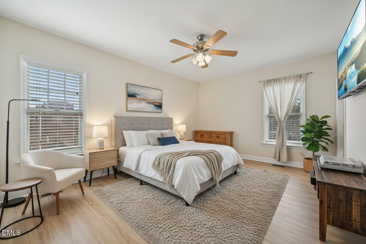 725 South East Street Raleigh, NC 27601 - Photo 13 of 24 chat_staged_29-web-or-mls-S East St-S081