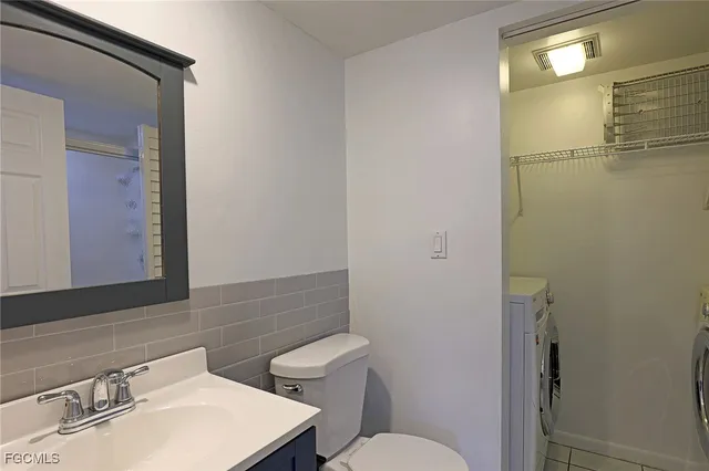 $1,549 | 5219 Cedarbend Drive, Unit 4, Fort Myers, FL 33919