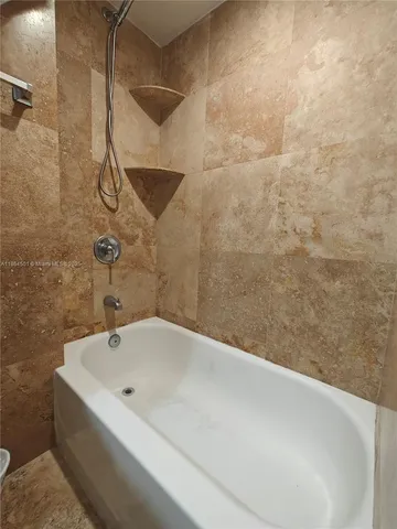 $250,000 | 999 Brickell Bay Drive, Unit 303, Miami, FL 33131