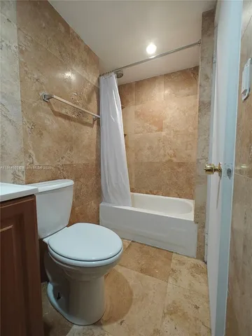 $250,000 | 999 Brickell Bay Drive, Unit 303, Miami, FL 33131