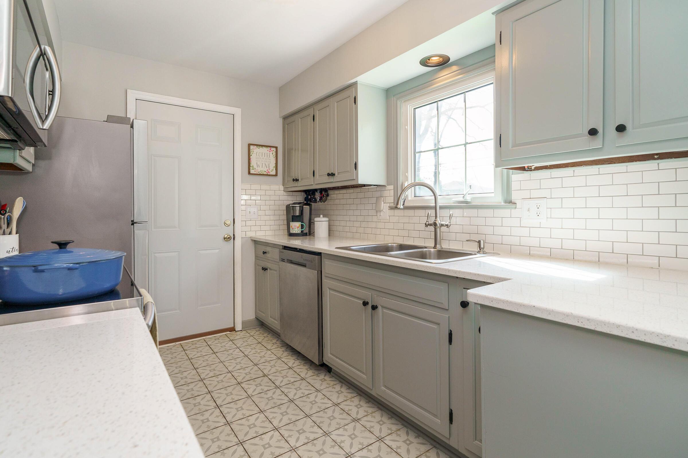 1437 Reymond Road Columbus, OH 43220 - Photo 13 of 37 Kitchen