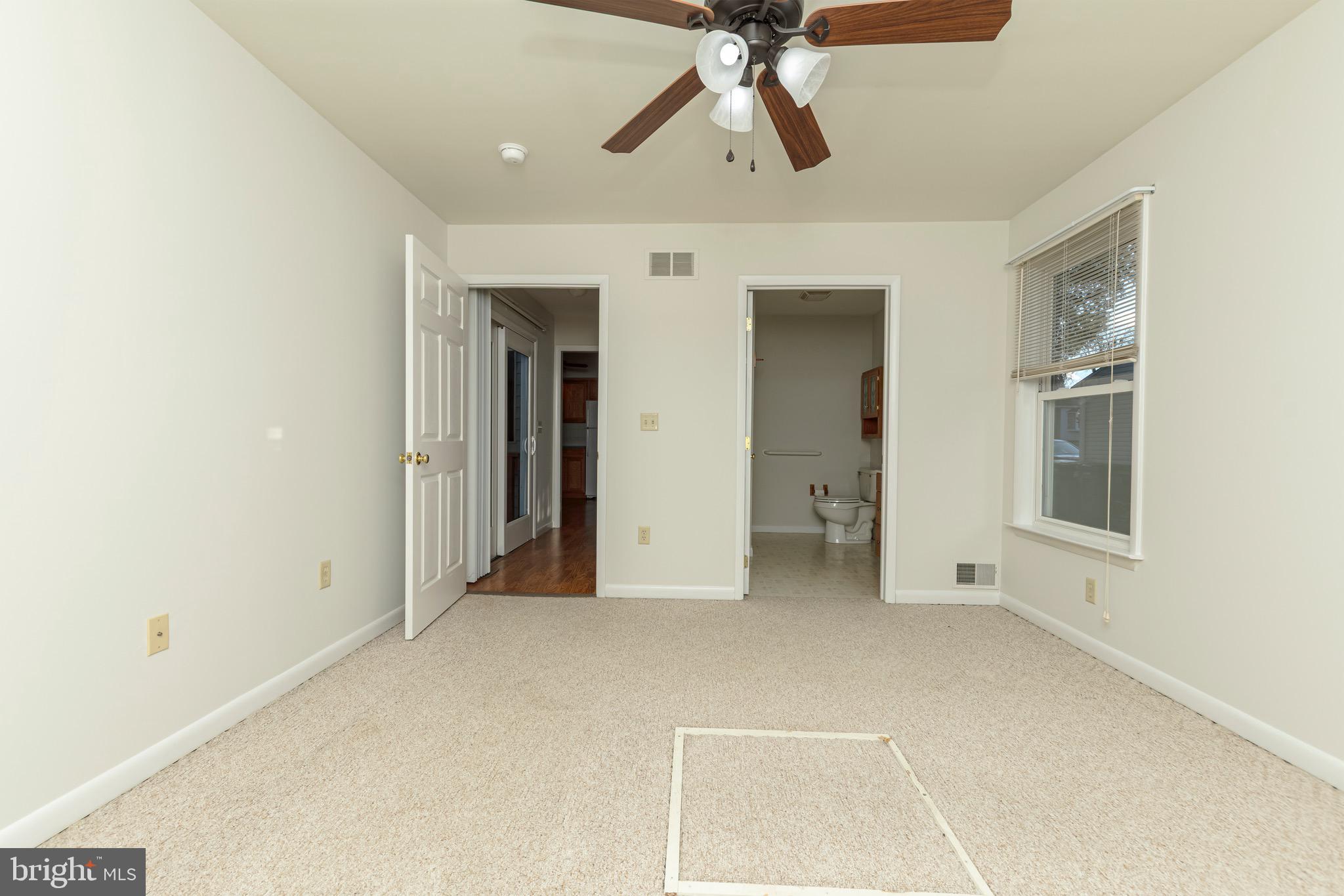 16 Pinedale Road Newark, DE 19711 - Photo 28 of 55 a view of empty room with chandelier fan