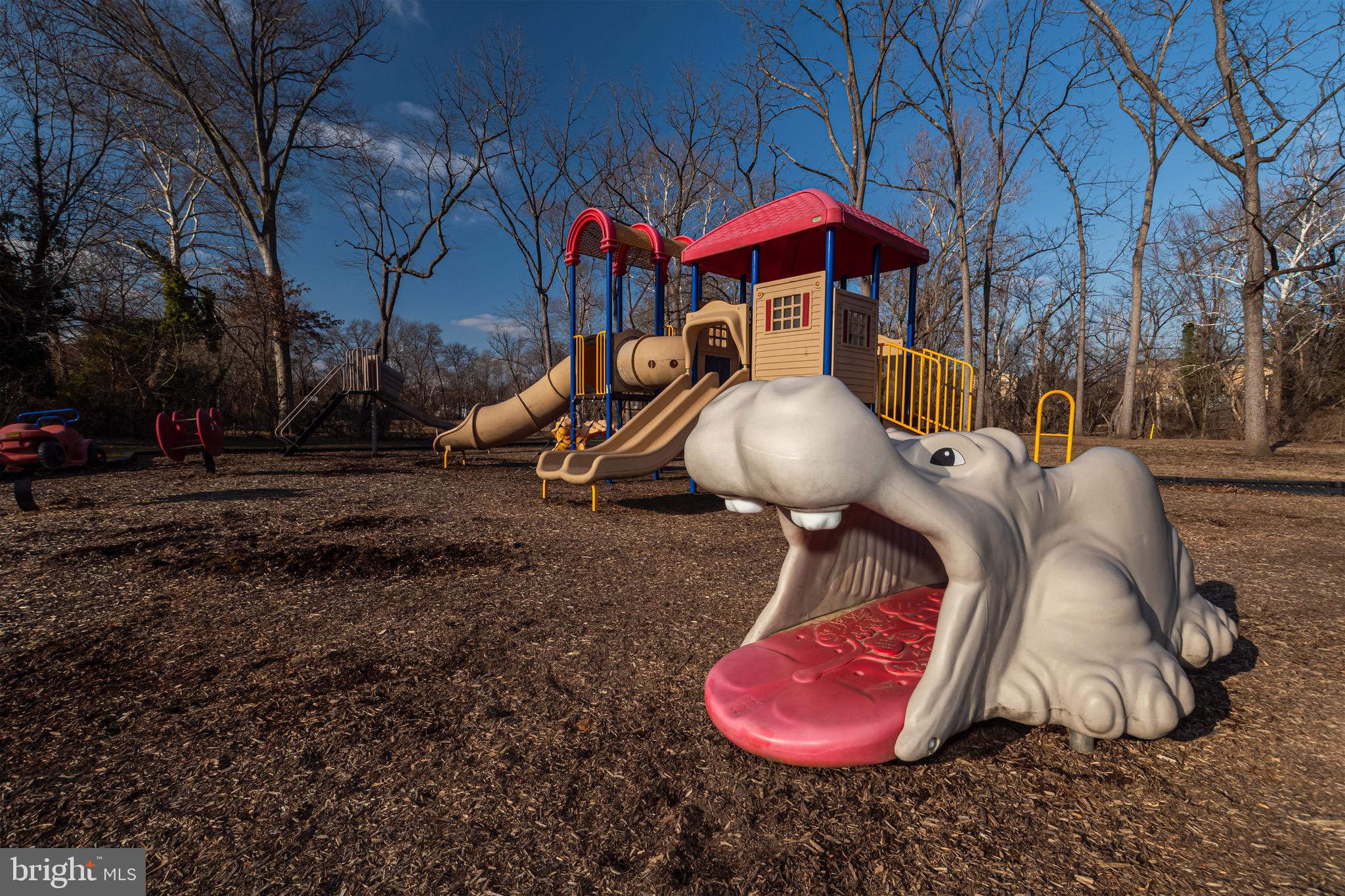 16 Pinedale Road Newark, DE 19711 - Photo 49 of 55 a view of a backyard with chairs and tables