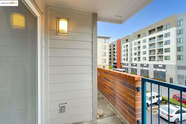 $269,000 | 6400 Christie Avenue, Unit 5109, Emeryville, CA 94608