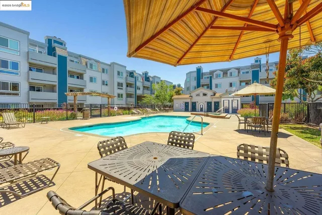 $269,000 | 6400 Christie Avenue, Unit 5109, Emeryville, CA 94608