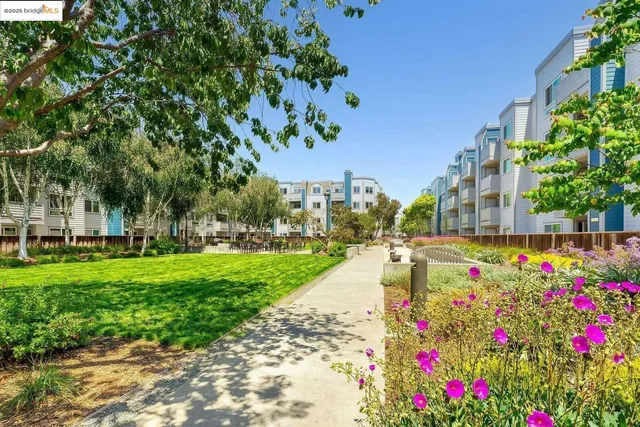 $269,000 | 6400 Christie Avenue, Unit 5109, Emeryville, CA 94608