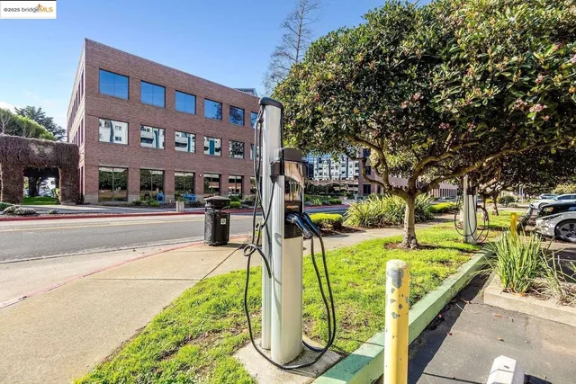 $269,000 | 6400 Christie Avenue, Unit 5109, Emeryville, CA 94608