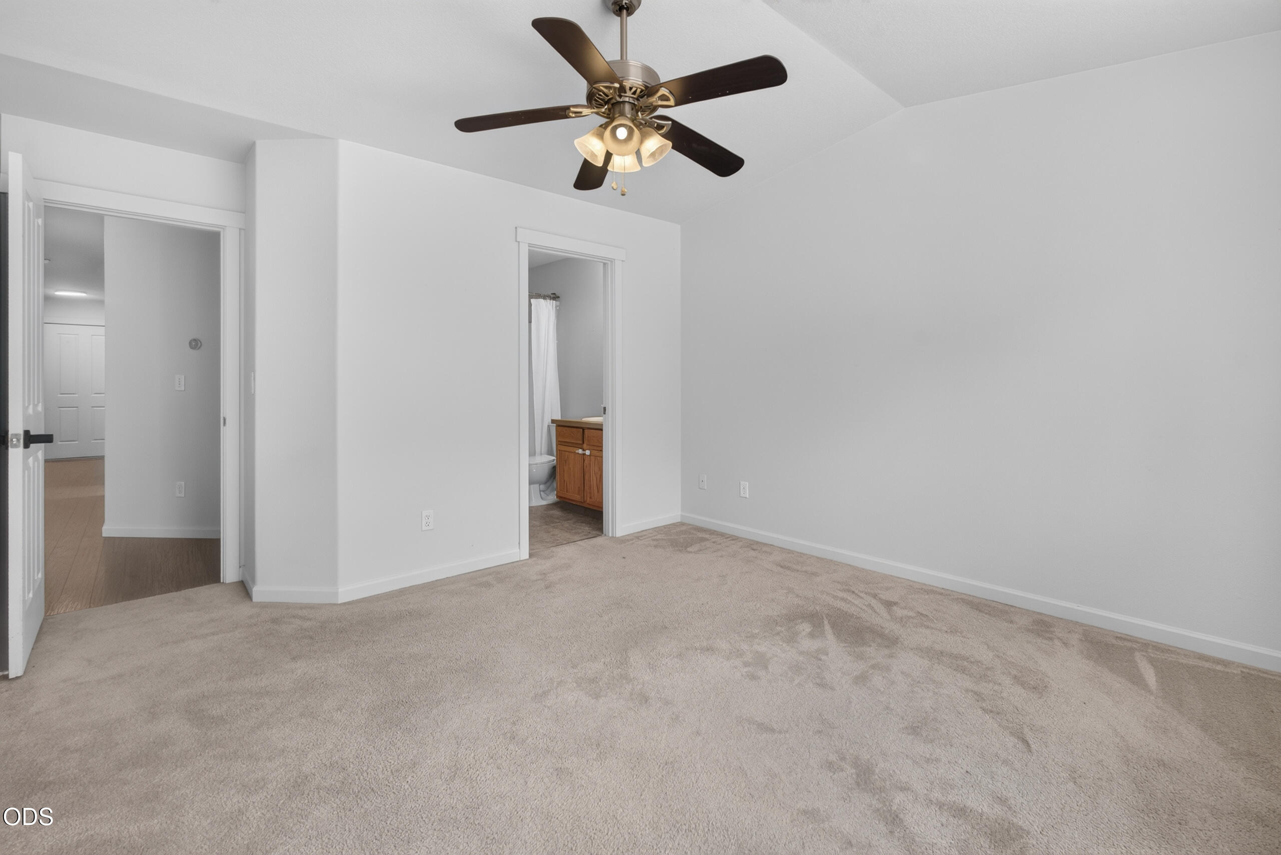 339 Southwest 29th Street Redmond, OR 97756 - Photo 18 of 34