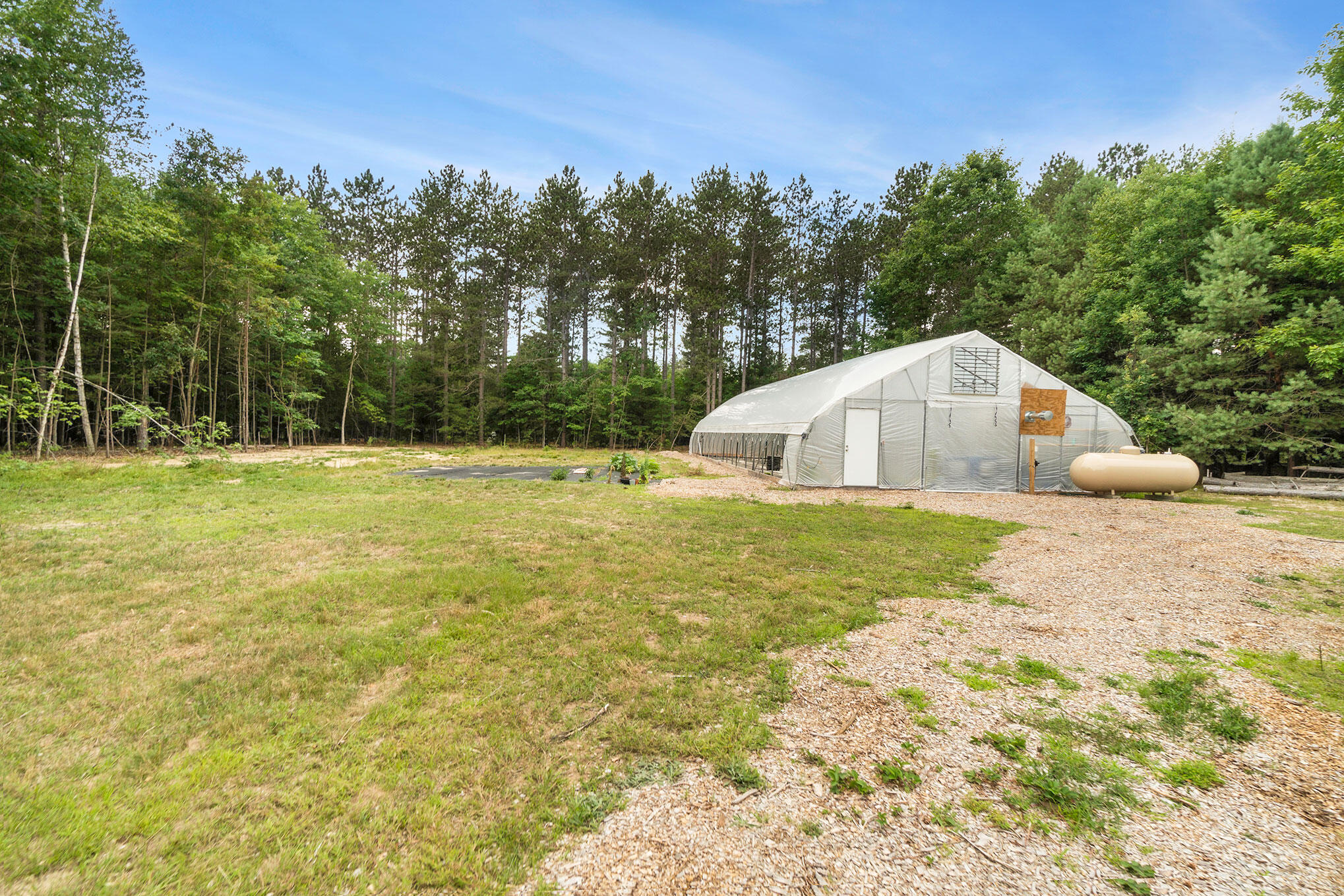 5847 West Miller Road Shepherd, MI 48883 - Photo 4 of 31 Professionally installed greenhouse