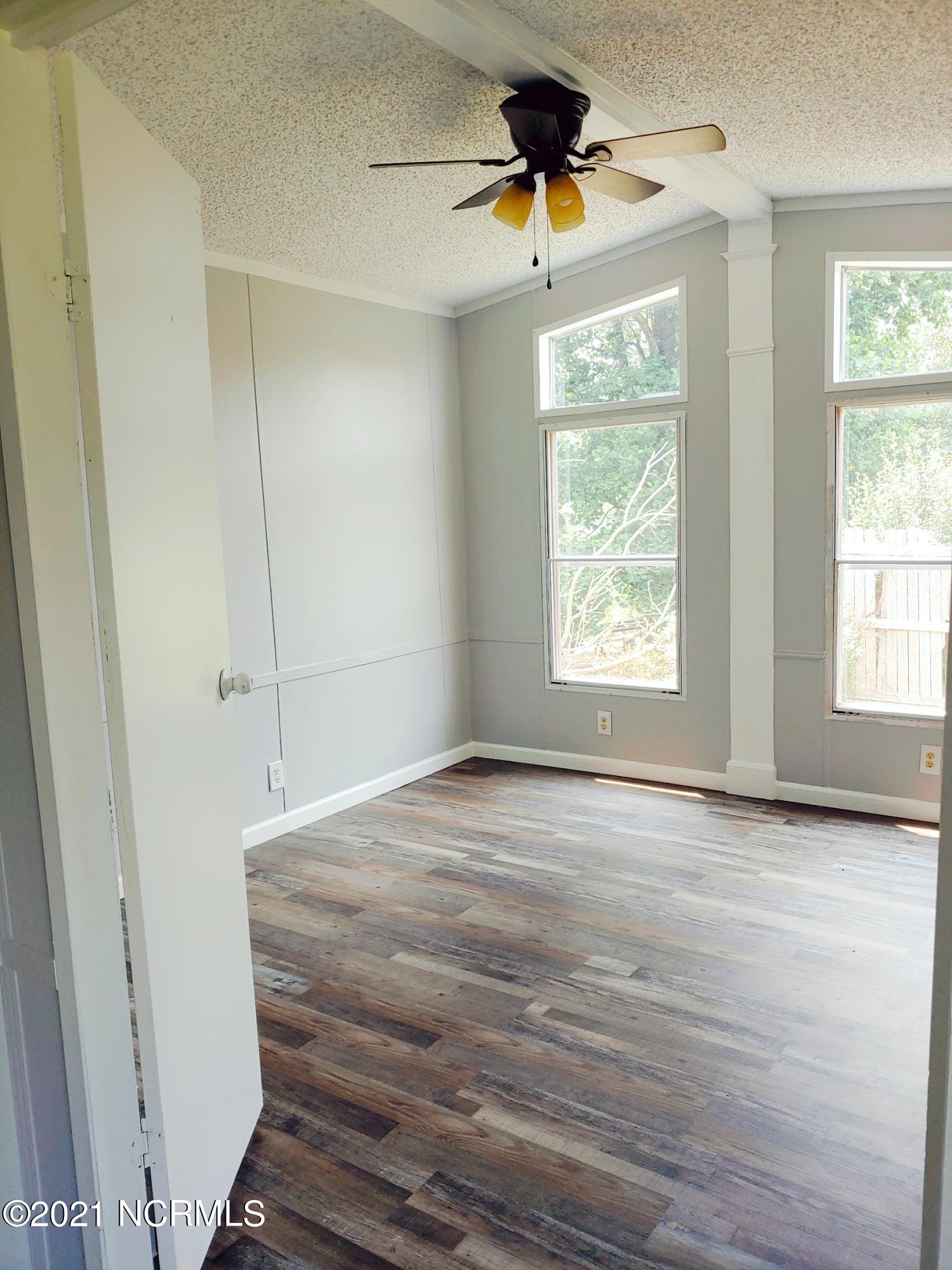 4124 Shawnee Road Wilson, NC 27893 - Photo 6 of 14 6 - Master Office