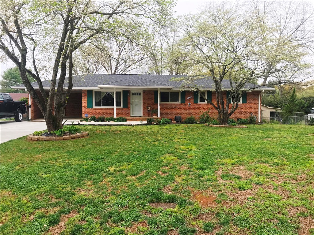 622 Fairmont Road Anderson, SC 29621 - Photo 1 of 26