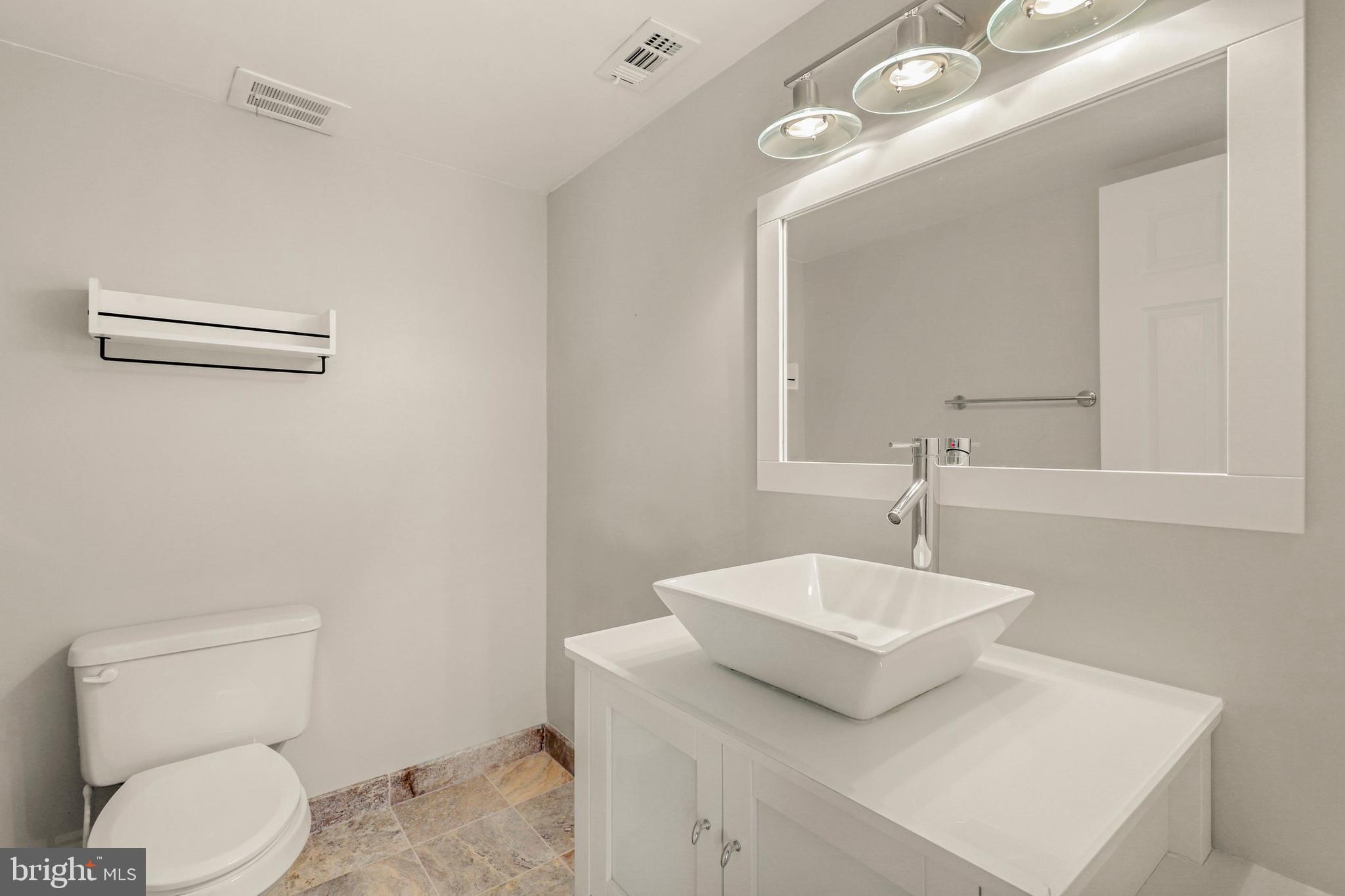 11156 Saffold Way Reston, VA 20190 - Photo 6 of 41