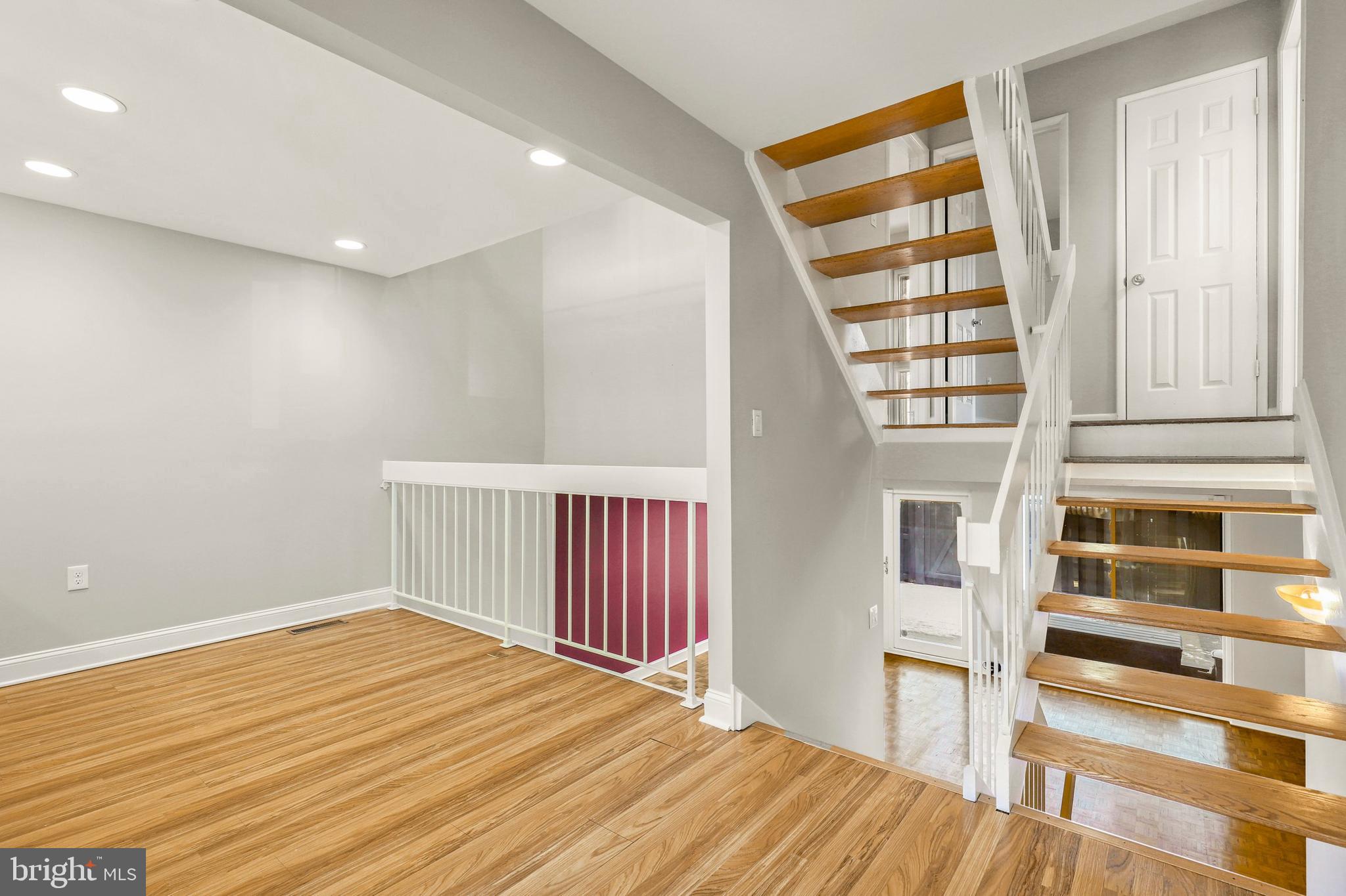11156 Saffold Way Reston, VA 20190 - Photo 8 of 41