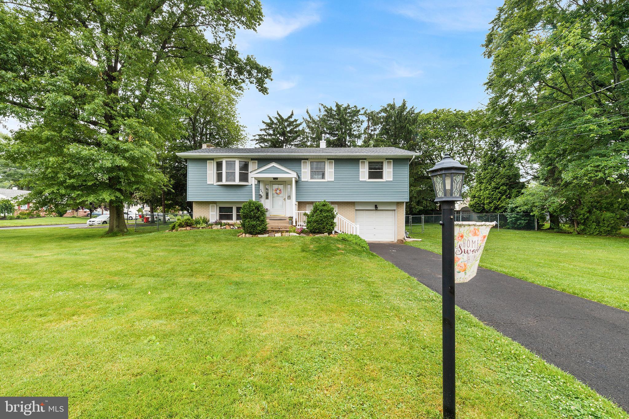 460 Cooper Drive Warminster, PA 18974 - Photo 2 of 23