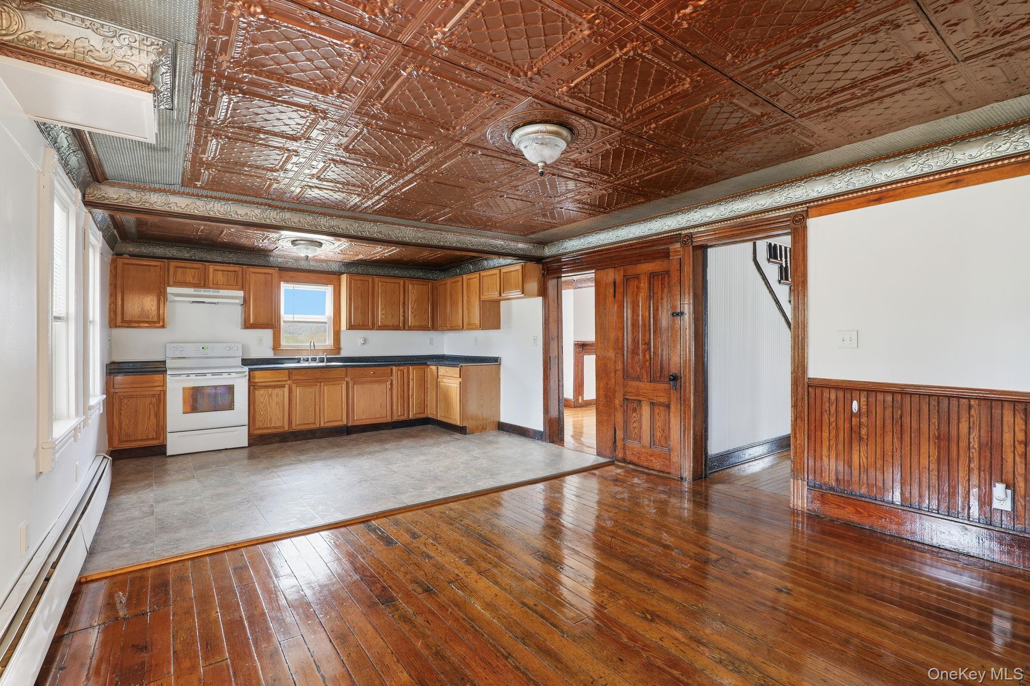 708 Burlingham Road Bloomingburg, NY 12721 - Photo 7 of 25