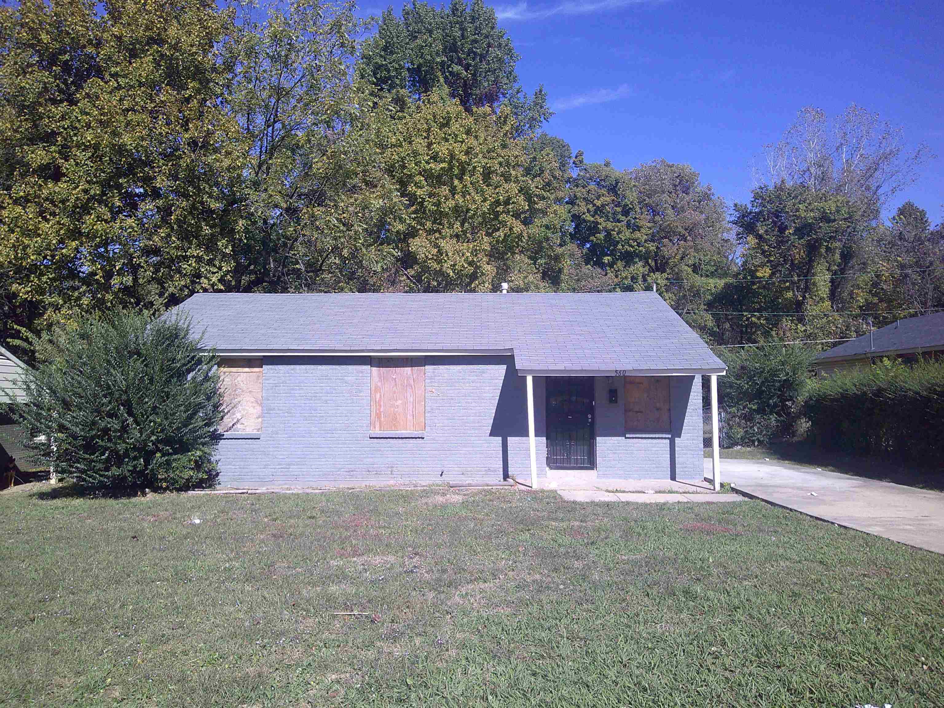 560 Jenson Road Memphis, TN 38109 - Photo 1 of 17 front view of a house with a yard