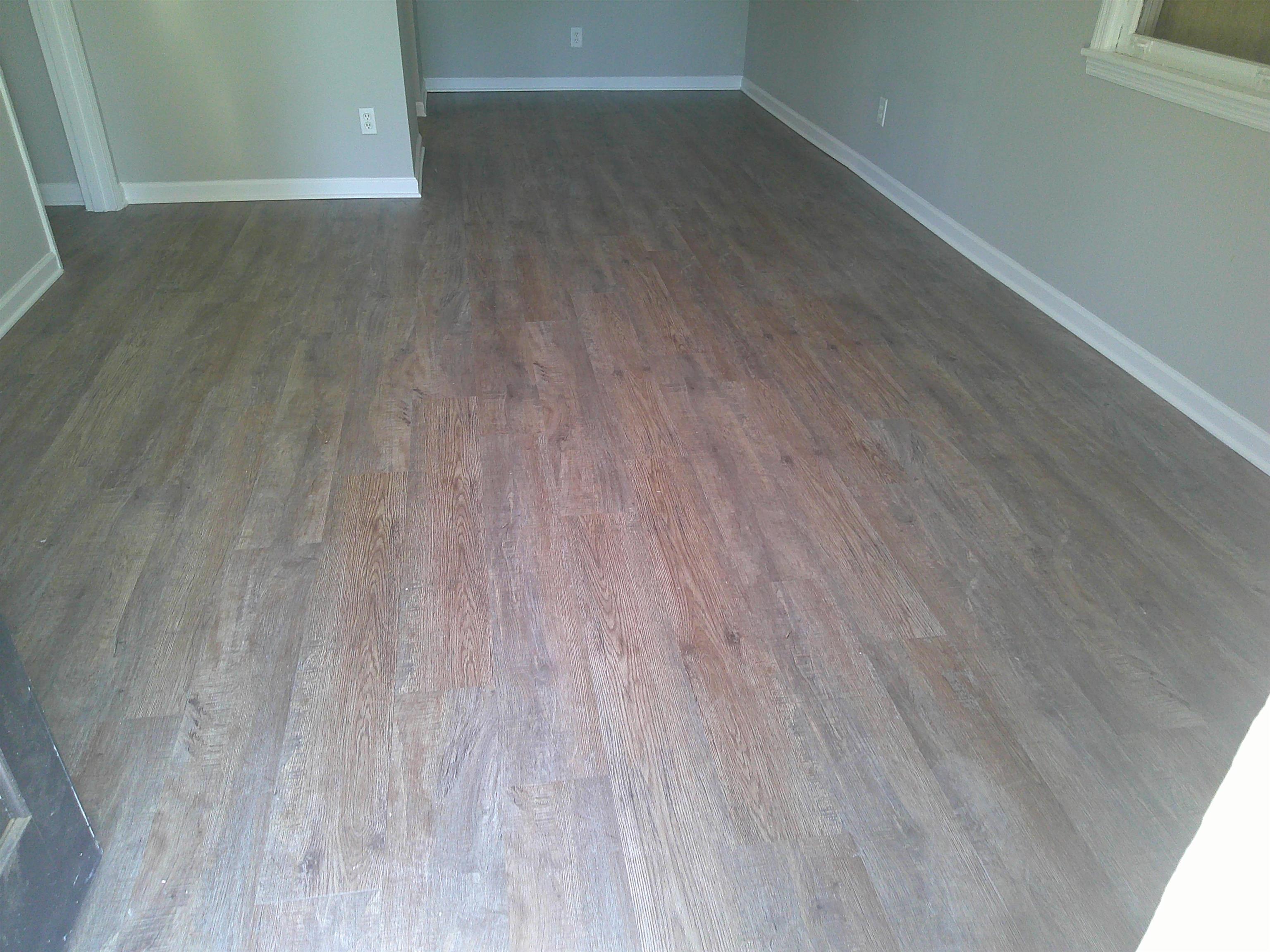 560 Jenson Road Memphis, TN 38109 - Photo 4 of 17 a view of a room with wooden floor