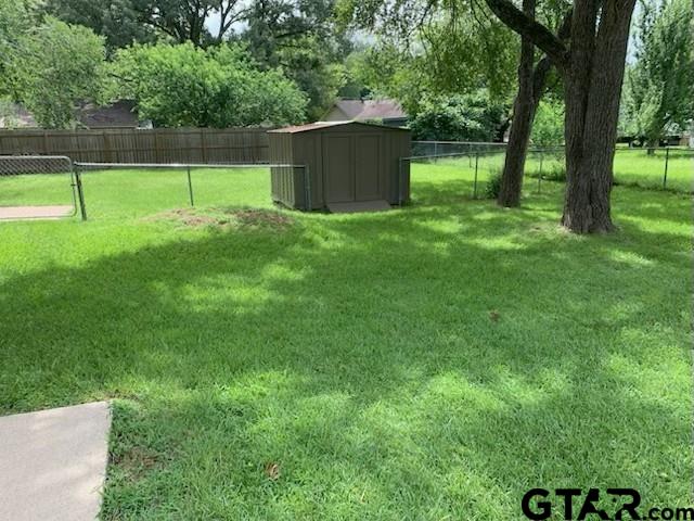 304 Lakeview Street Whitehouse, TX 75791 - Photo 4 of 17