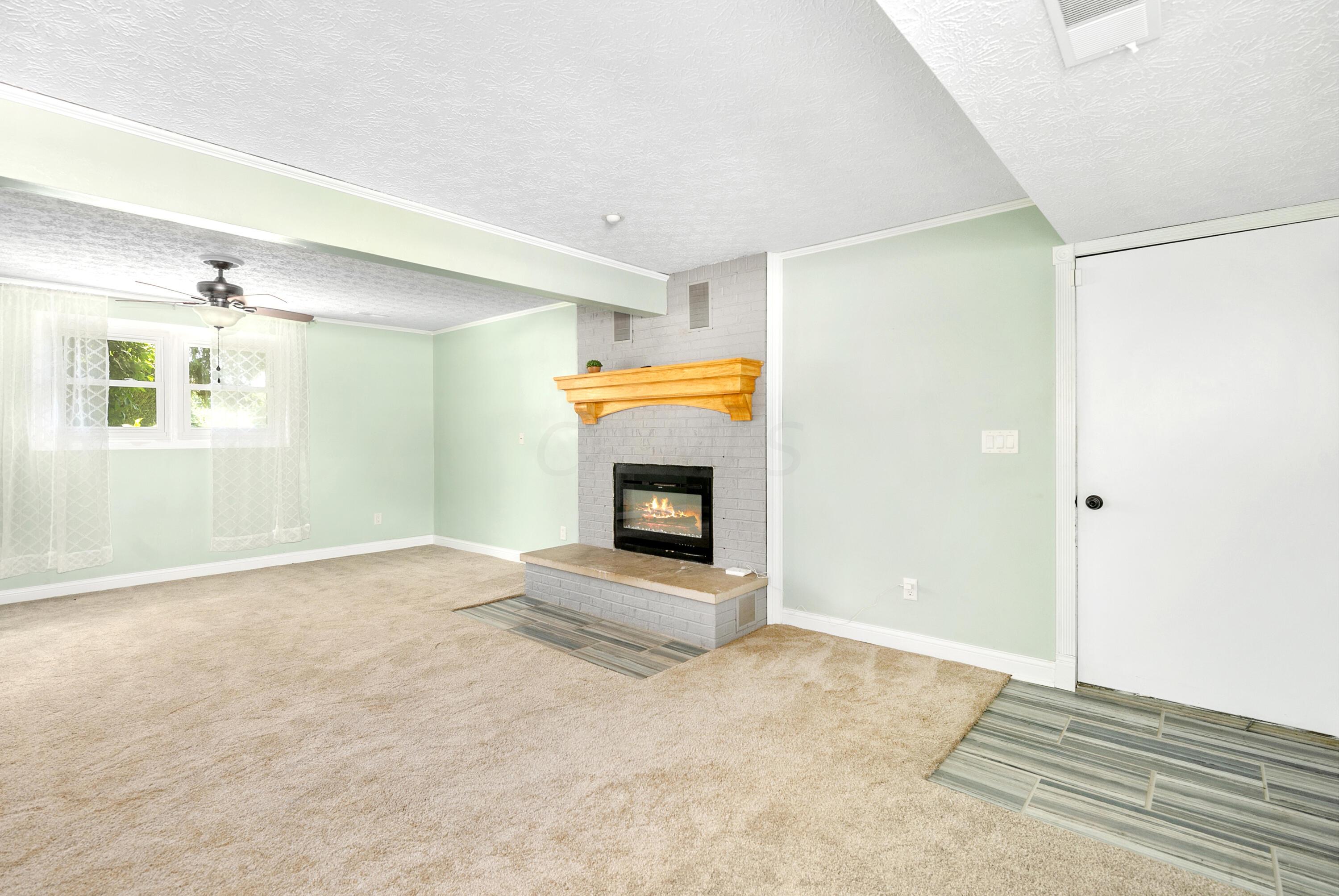 3773 Green Cook Road Johnstown, OH 43031 - Photo 18 of 34 Family Room
