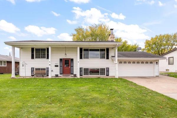 $365,000 | 3301 Thurber Road, Brooklyn Center, MN 55429