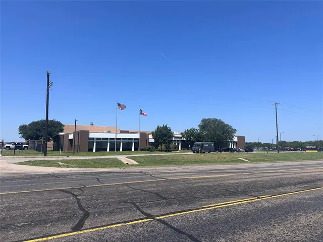 $4,935,000 | 6935 Farm To Market Road 1417, Denison, TX 75020