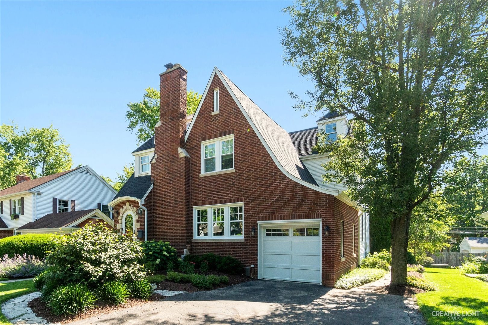 167 Crest Road Glen Ellyn, IL 60137 - Photo 2 of 43 Gallery Image 2