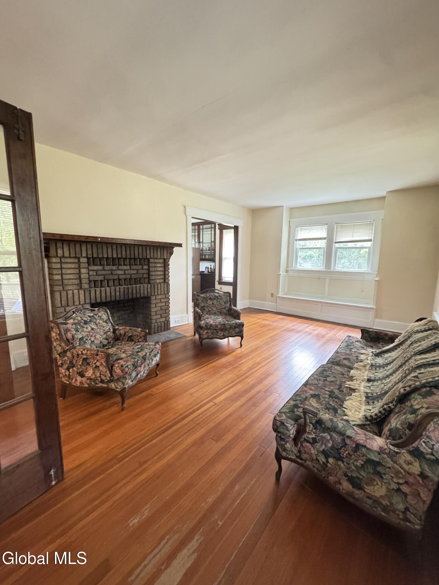 44 Apple Meadow Road Greenport, NY 12534 - Photo 12 of 37 Livingroom