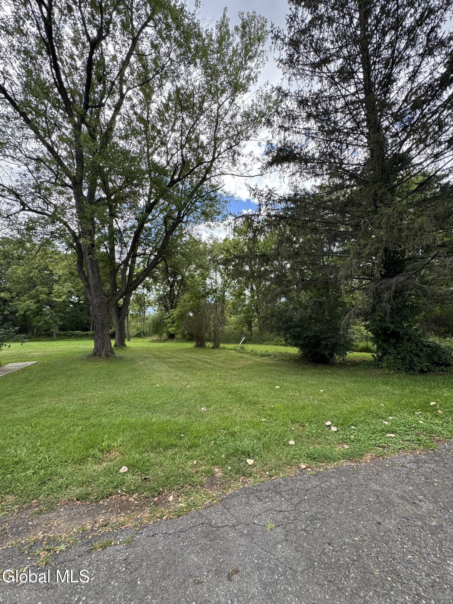 44 Apple Meadow Road Greenport, NY 12534 - Photo 5 of 37 IMG_4250-compressed