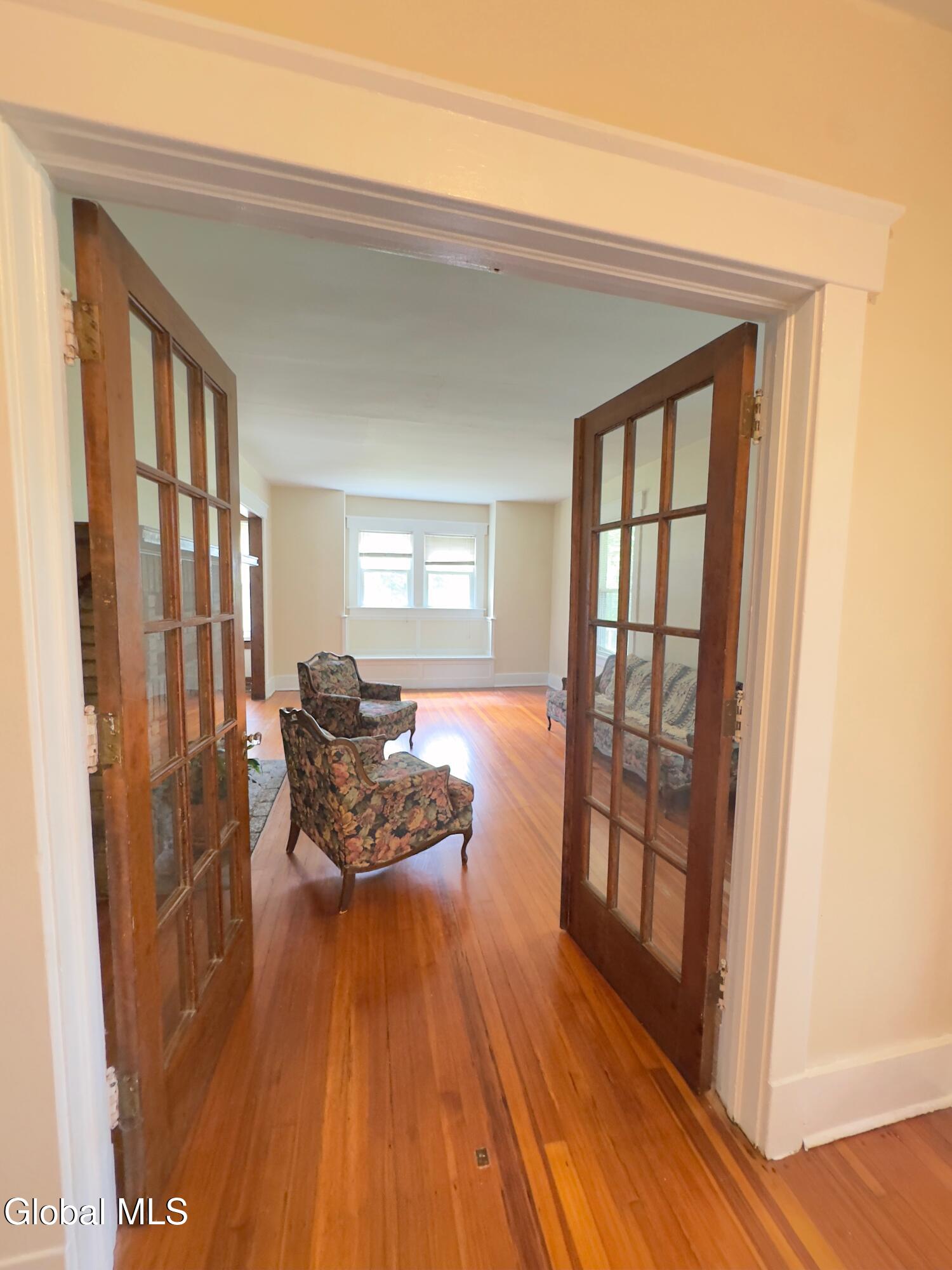 44 Apple Meadow Road Greenport, NY 12534 - Photo 9 of 37 Livingroom Entrance