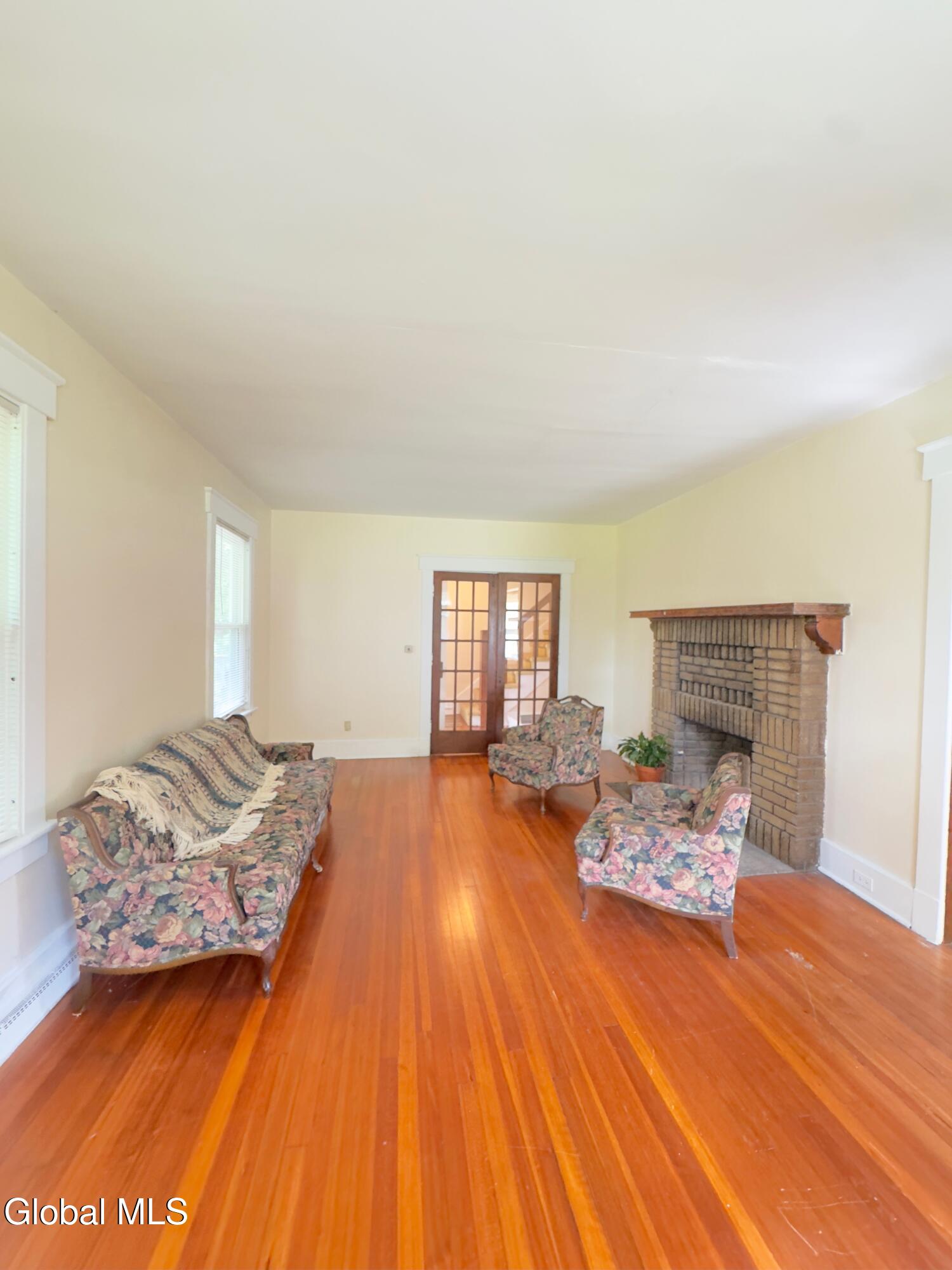 44 Apple Meadow Road Greenport, NY 12534 - Photo 10 of 37 Livingroom
