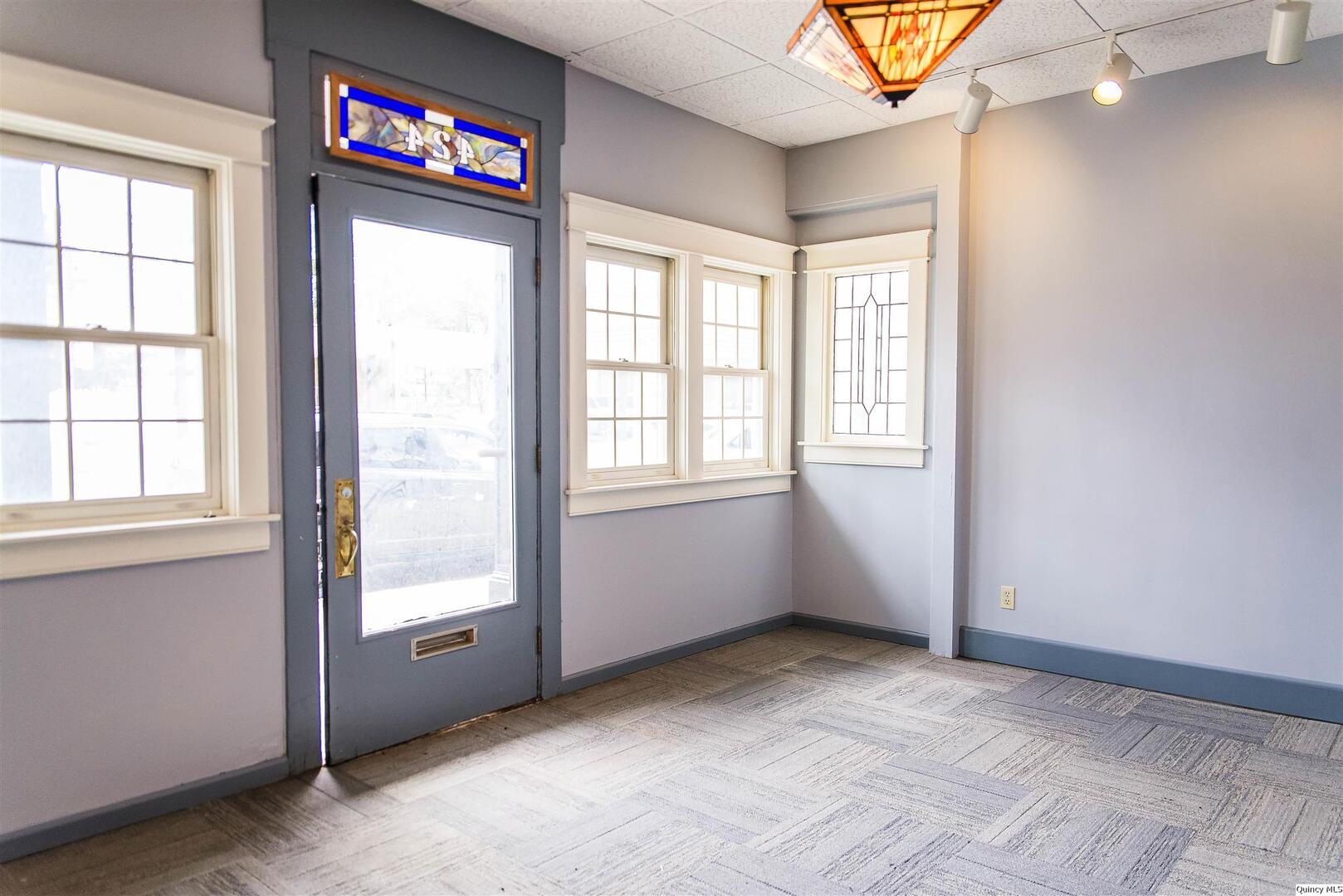 424 South 8th Street Quincy, IL 62301 - Photo 3 of 9