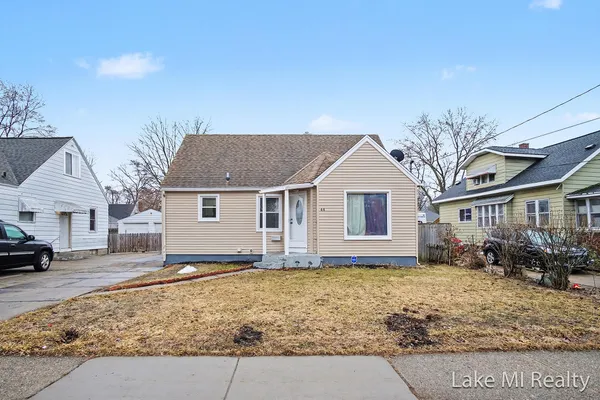 $285,000 | 44 Honeoye Street Southwest, Grand Rapids, MI 49548