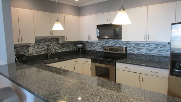 $4,250 | 100 Marina Drive, Unit 508, Quincy, MA 02171