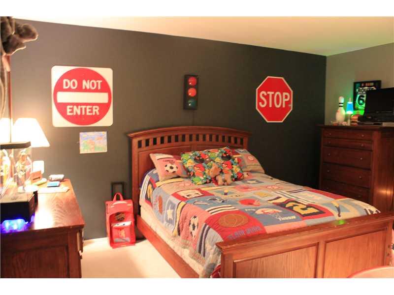 144 Ridgeview Drive Beaver, PA 15009 - Photo 20 of 25 Bedroom.