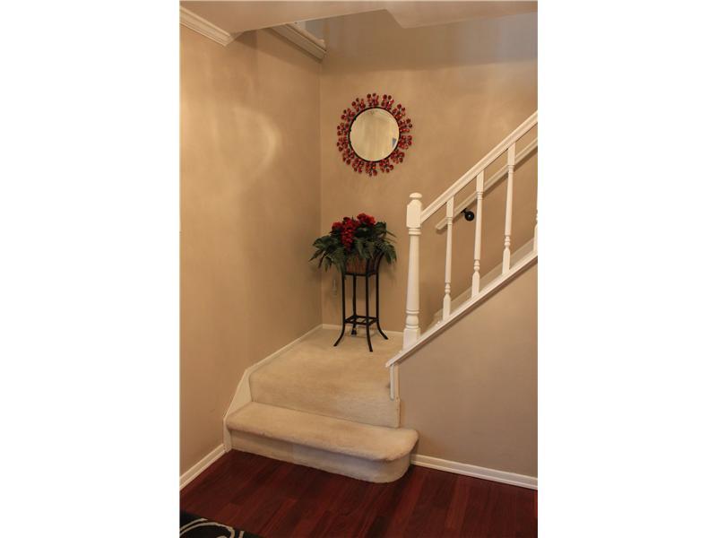 144 Ridgeview Drive Beaver, PA 15009 - Photo 4 of 25 Entry/Foyer.