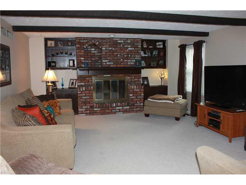 144 Ridgeview Drive Beaver, PA 15009 - Photo 5 of 25 Family Room.