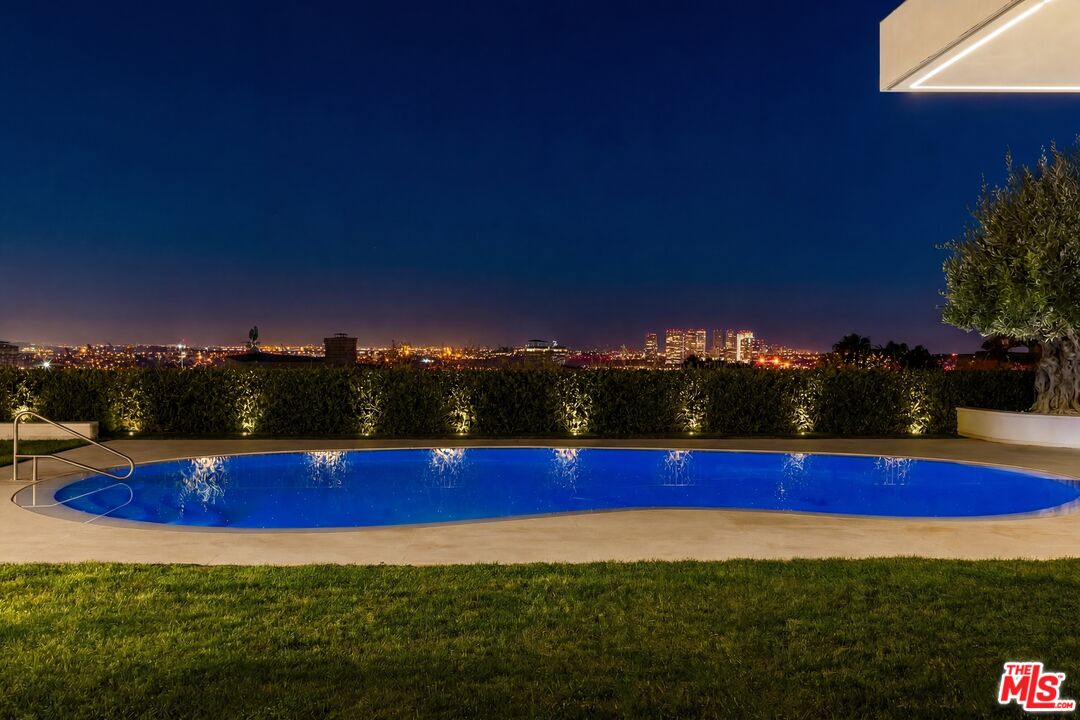 1029 Wallace Ridge Beverly Hills, CA 90210 - Photo 22 of 32
