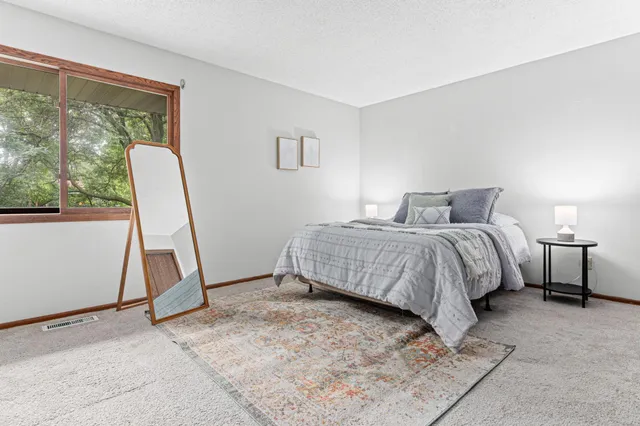 $385,000 | 2400 East 125th Street, Burnsville, MN 55337