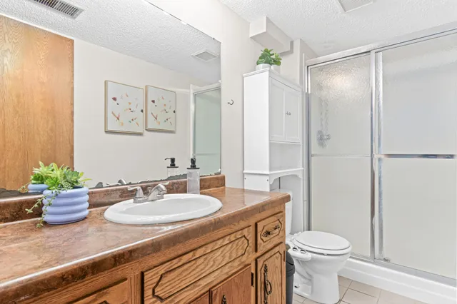 $385,000 | 2400 East 125th Street, Burnsville, MN 55337