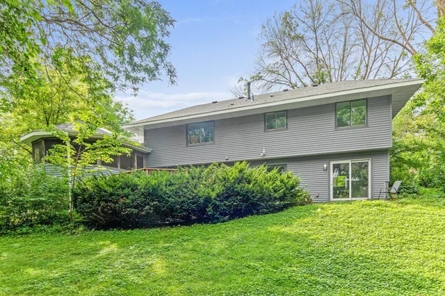 $385,000 | 2400 East 125th Street, Burnsville, MN 55337