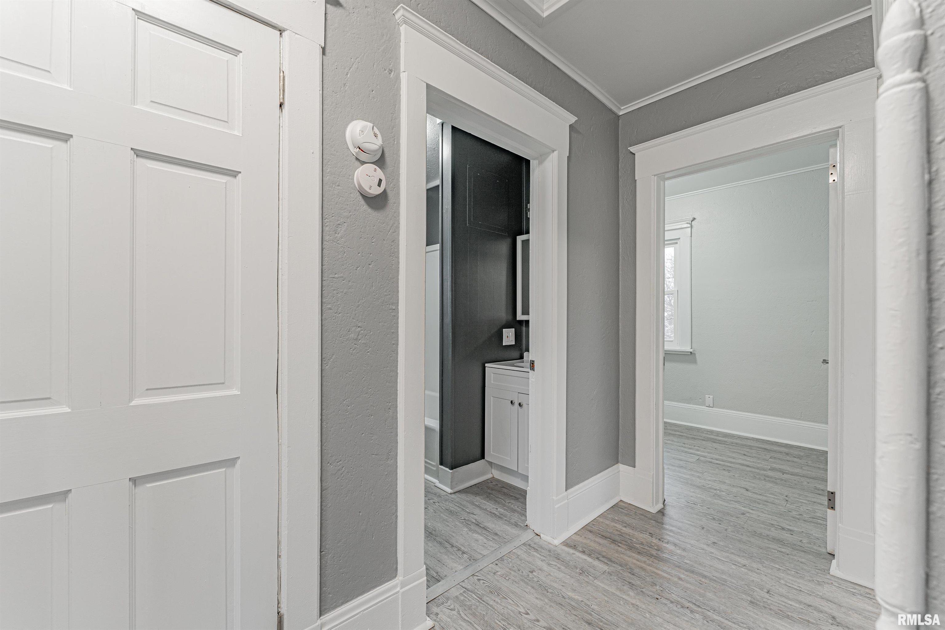 455 8th Street Lincoln, IL 62656 - Photo 12 of 33