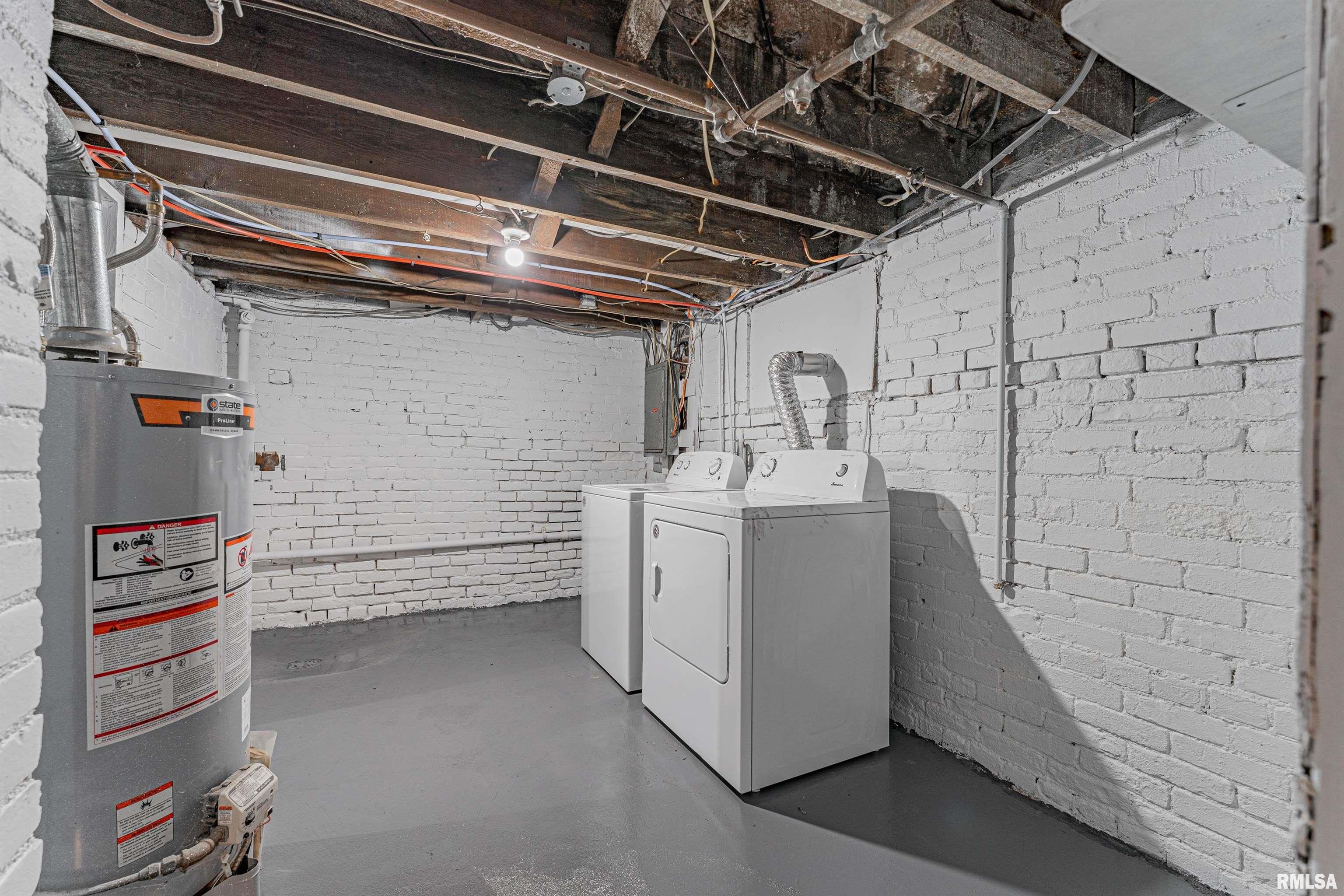 455 8th Street Lincoln, IL 62656 - Photo 25 of 33