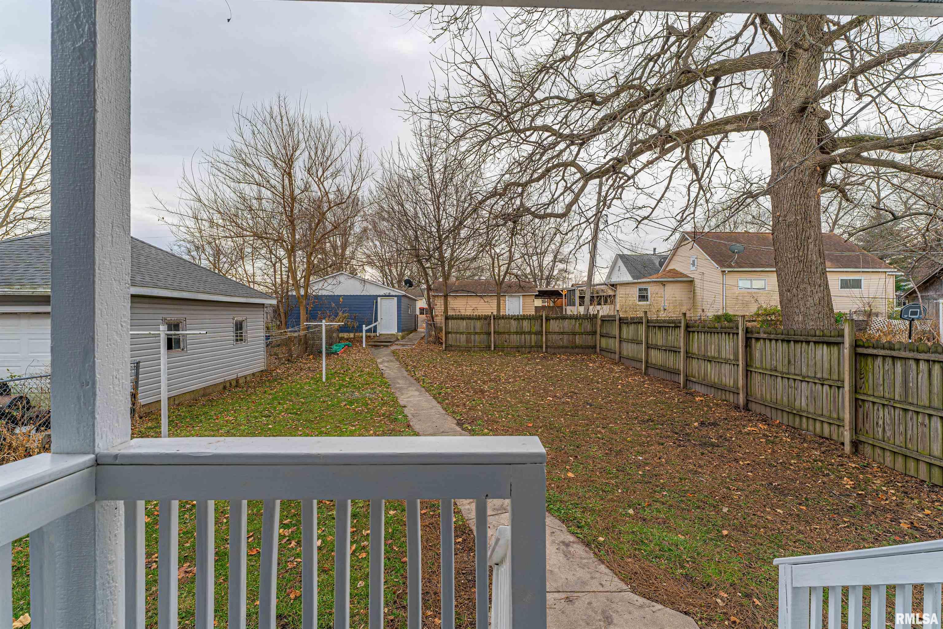 455 8th Street Lincoln, IL 62656 - Photo 29 of 33