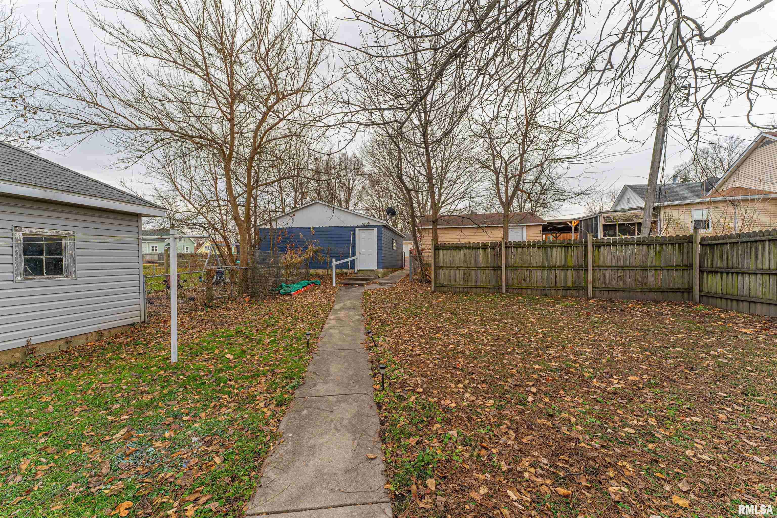 455 8th Street Lincoln, IL 62656 - Photo 31 of 33