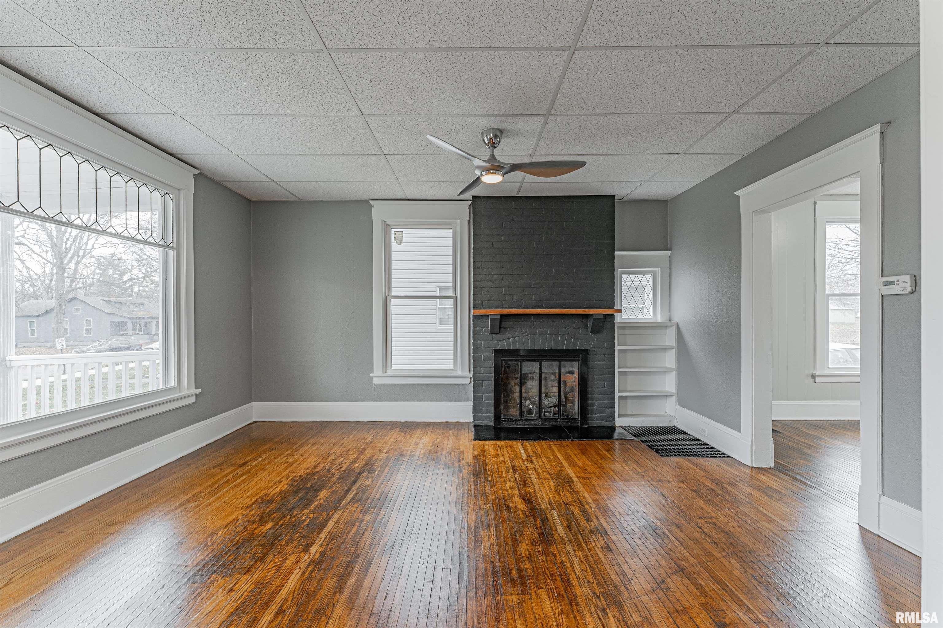 455 8th Street Lincoln, IL 62656 - Photo 4 of 33