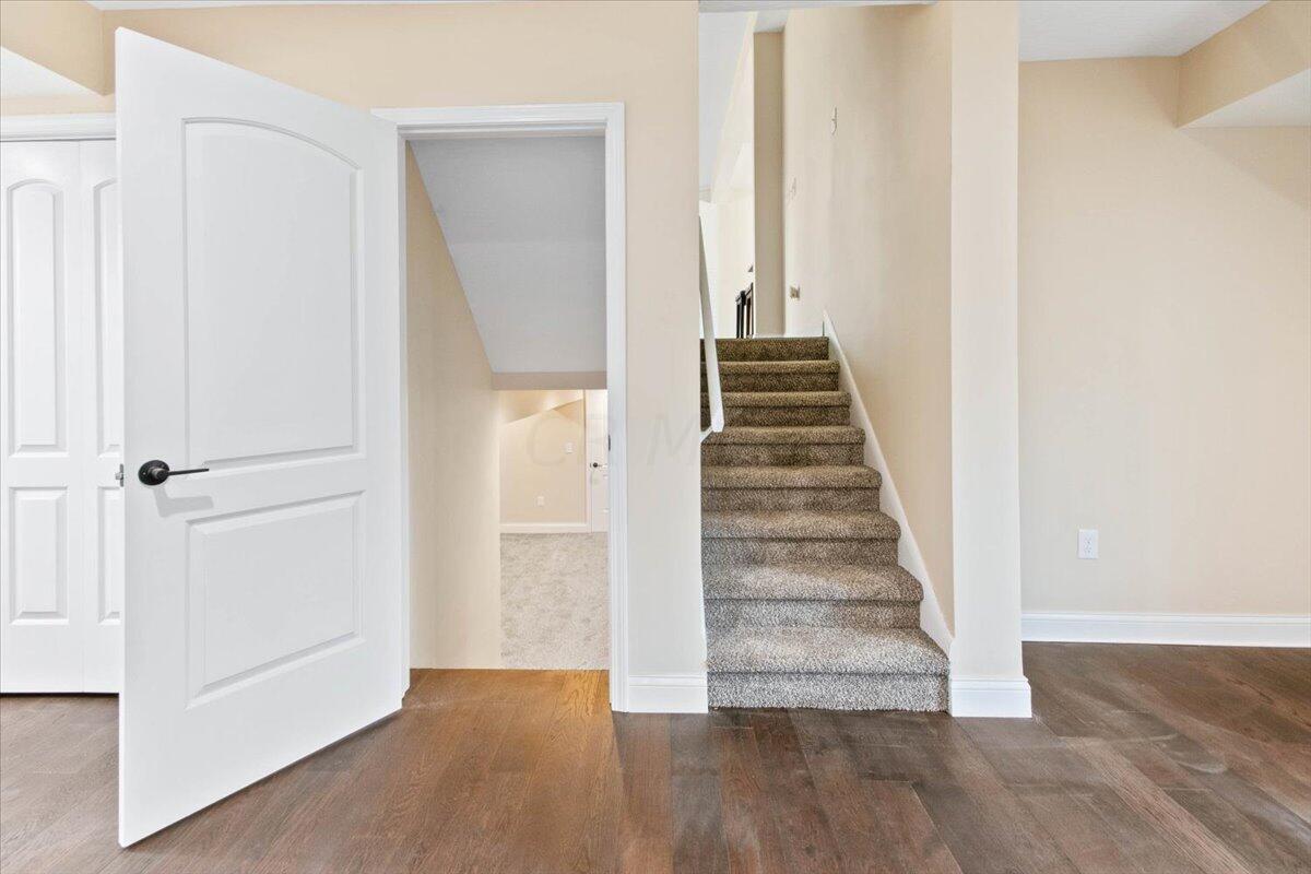 970 Plum Ridge Columbus, OH 43213 - Photo 17 of 43 17-Lower Level Entrance