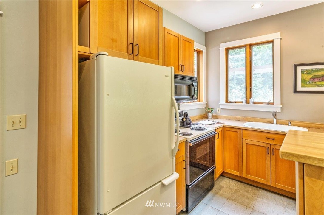 1297 Van Trojan Road Chimacum, WA 98325 - Photo 15 of 25 Gallery Image 15