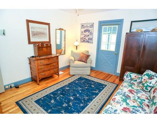 32 Ellis Road Westminster, MA 01473 - Photo 38 of 42 a living room with furniture rug and wooden floor